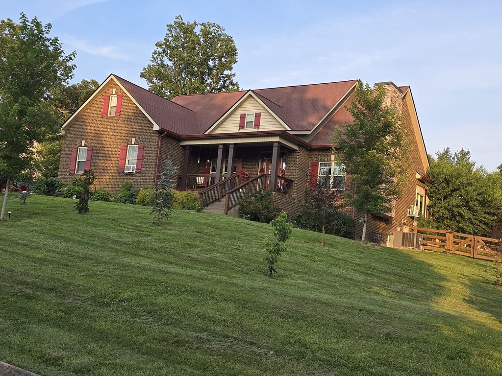 104 Yates Dr, Bon Aqua, TN 37025