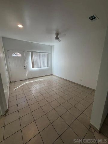 350 E Washington Ave B, Escondido, CA 92025