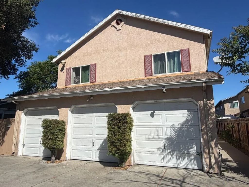350 E Washington Ave B, Escondido, CA 92025