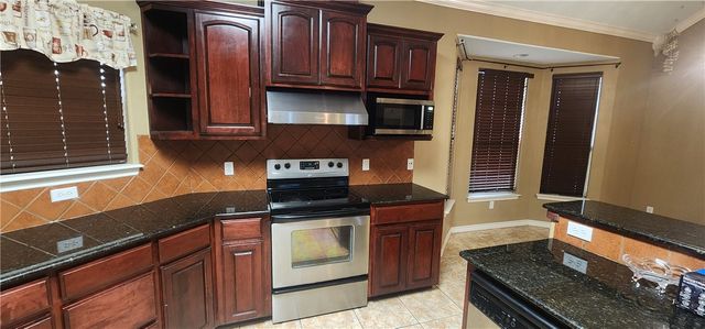 2621 Bruin Dr, Corpus Christi, TX 78414