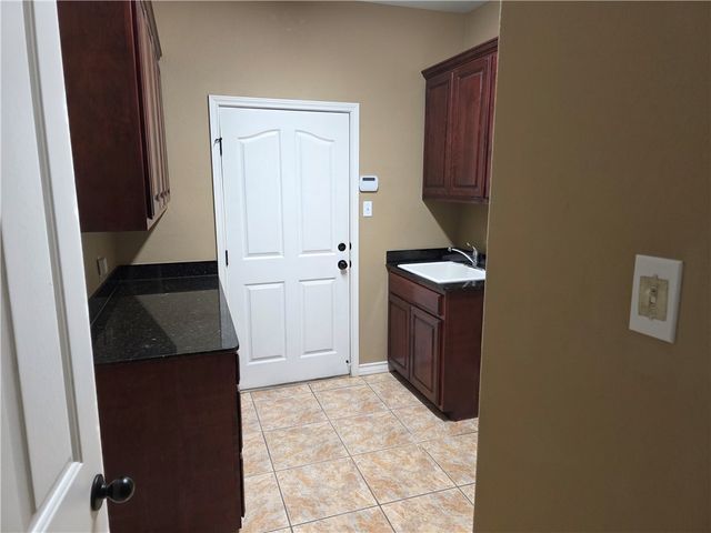 2621 Bruin Dr, Corpus Christi, TX 78414