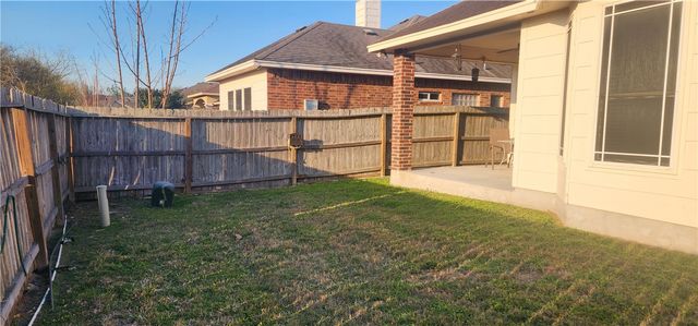 2621 Bruin Dr, Corpus Christi, TX 78414