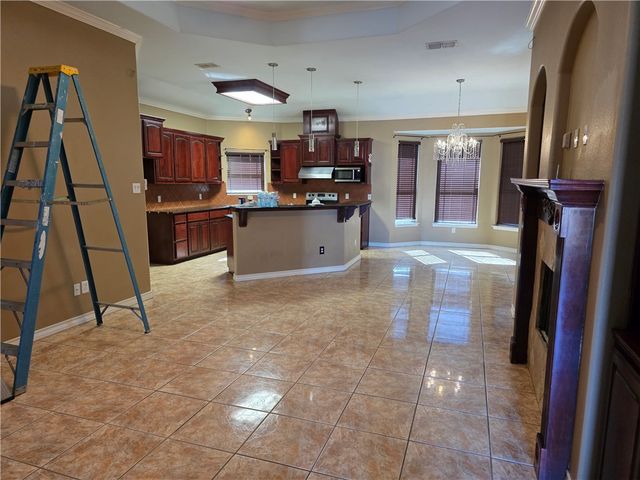 2621 Bruin Dr, Corpus Christi, TX 78414