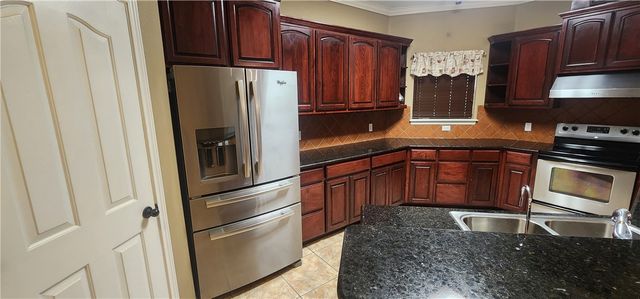 2621 Bruin Dr, Corpus Christi, TX 78414