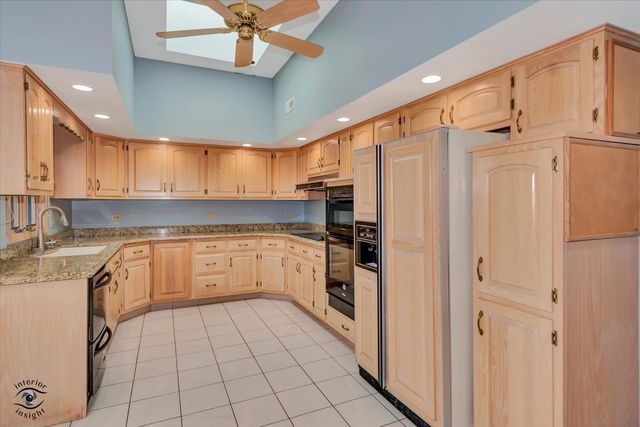 9306 Fox Run Circle, Frankfort, IL 60423