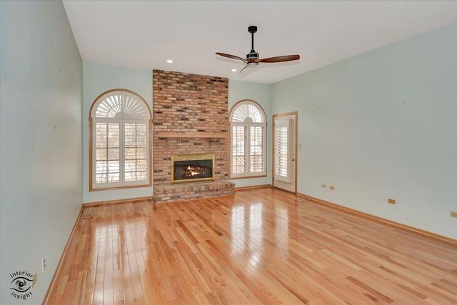 9306 Fox Run Circle, Frankfort, IL 60423