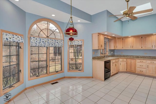 9306 Fox Run Circle, Frankfort, IL 60423