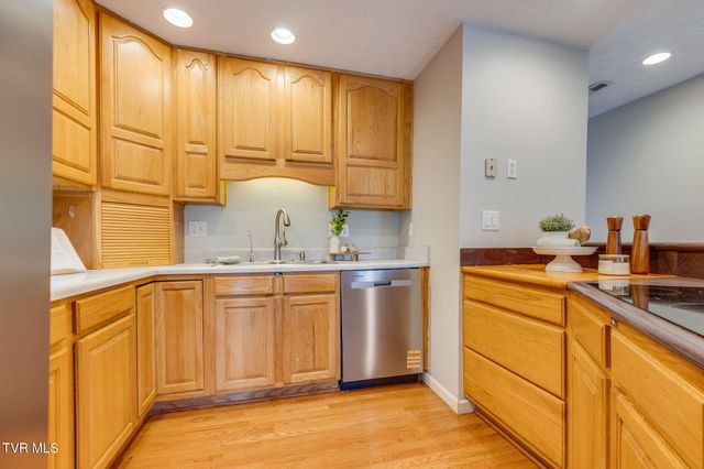 780 Hamilton Road Apt F1, Blountville, TN 37617