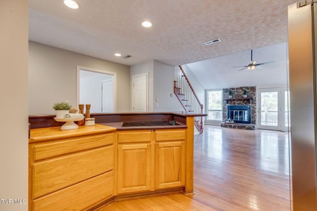 780 Hamilton Road Apt F1, Blountville, TN 37617