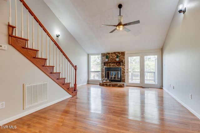 780 Hamilton Road Apt F1, Blountville, TN 37617