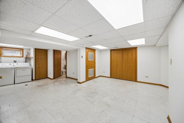 5948 S Komensky Avenue, Chicago, IL 60629