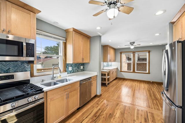 5948 S Komensky Avenue, Chicago, IL 60629