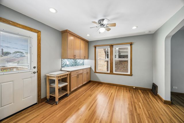 5948 S Komensky Avenue, Chicago, IL 60629