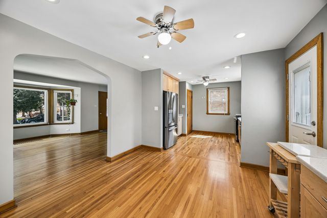 5948 S Komensky Avenue, Chicago, IL 60629