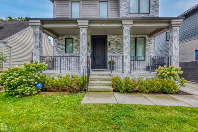 1624 Cole Street, Birmingham, MI 48009