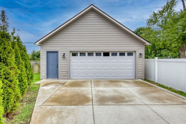 1624 Cole Street, Birmingham, MI 48009