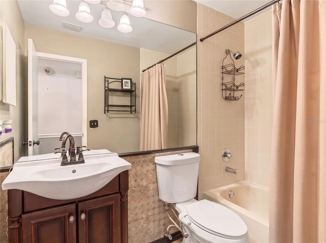 9823 SIR FREDERICK STREET, Tampa, FL 33637