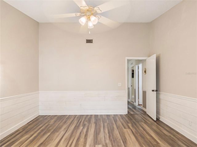 9823 SIR FREDERICK STREET, Tampa, FL 33637