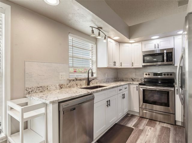 9823 SIR FREDERICK STREET, Tampa, FL 33637