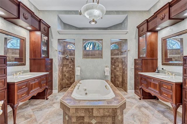 5207 SAND LAKE COURT, Sarasota, FL 34238