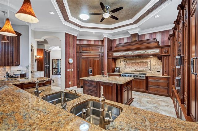 5207 SAND LAKE COURT, Sarasota, FL 34238