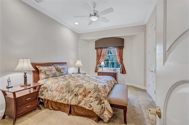 5207 SAND LAKE COURT, Sarasota, FL 34238