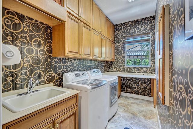 5207 SAND LAKE COURT, Sarasota, FL 34238