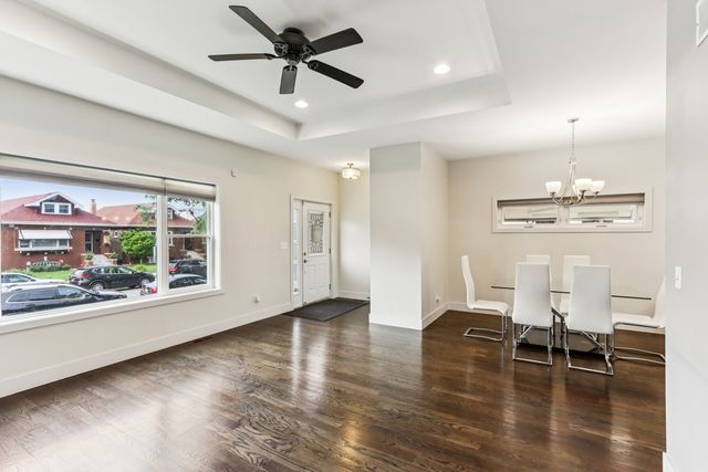 5251 W Nelson Street, Chicago, IL 60641
