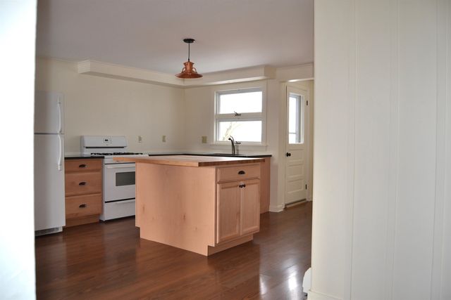 474 Dog Team Road, New Haven, VT 05456