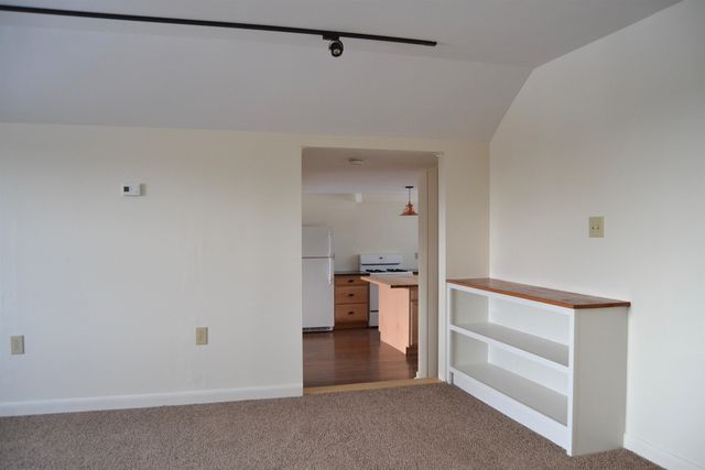 474 Dog Team Road, New Haven, VT 05456