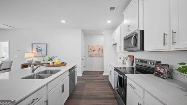 1032 Lakes Boulevard, Brunswick, GA 31525