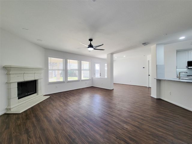 21123 Amber Crossing Drive, Richmond, TX 77406