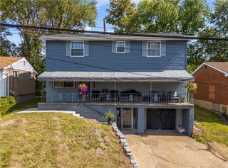 124 Broadcrest Dr, Lincoln Larimer, PA 15235