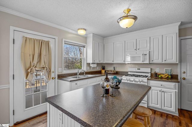 220 James Road, Greer, SC 29650