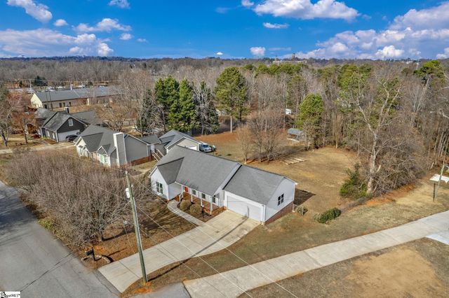 220 James Road, Greer, SC 29650