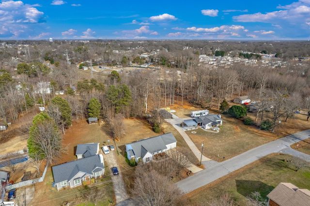 220 James Road, Greer, SC 29650