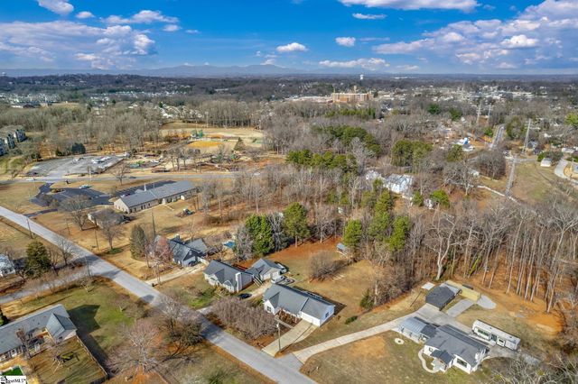 220 James Road, Greer, SC 29650