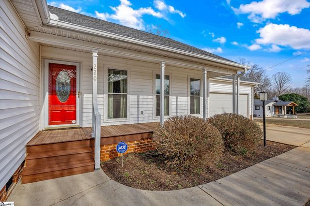220 James Road, Greer, SC 29650