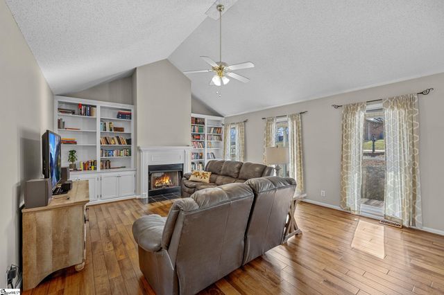 220 James Road, Greer, SC 29650