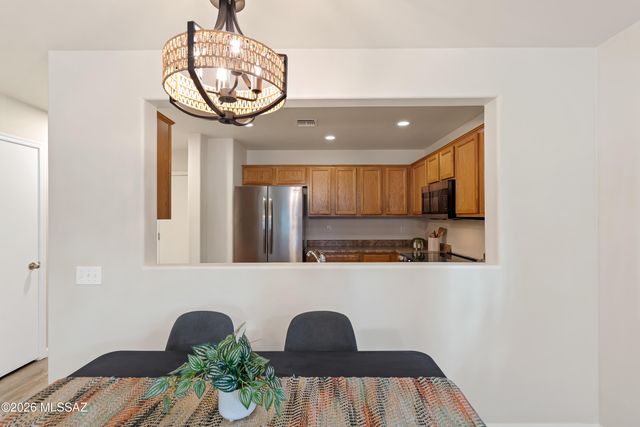 6004 S Sweet Birch Lane, Tucson, AZ 85747