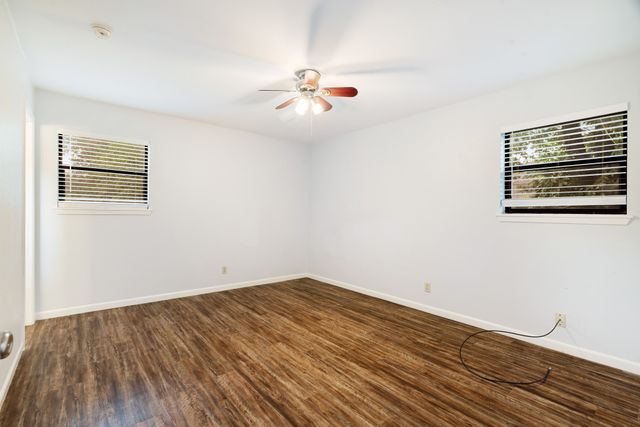 350 Town East Drive, Reno, TX 75462