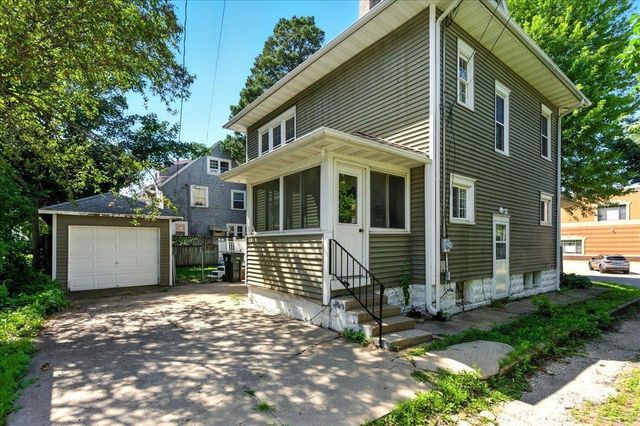 322 W 8th Street, Cedar Falls, IA 50613