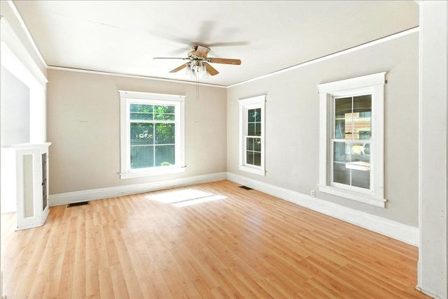 322 W 8th Street, Cedar Falls, IA 50613
