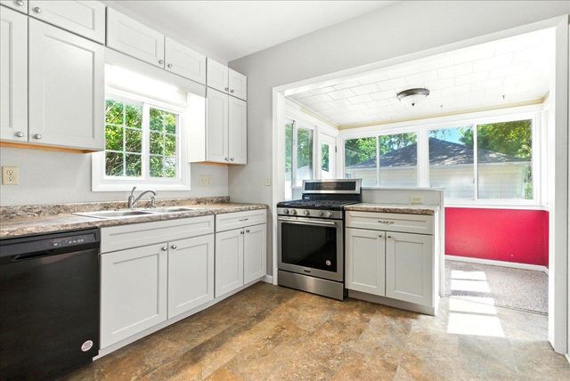 322 W 8th Street, Cedar Falls, IA 50613