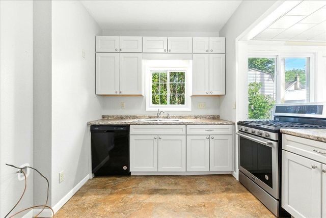 322 W 8th Street, Cedar Falls, IA 50613