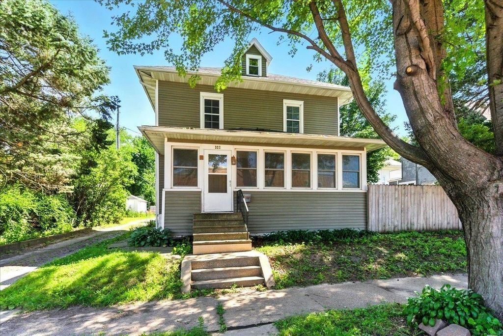 322 W 8th Street, Cedar Falls, IA 50613