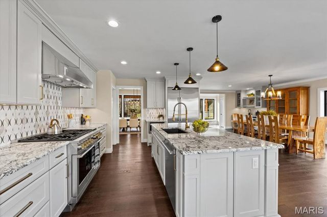 1824 Topping Road, St Louis, MO 63131