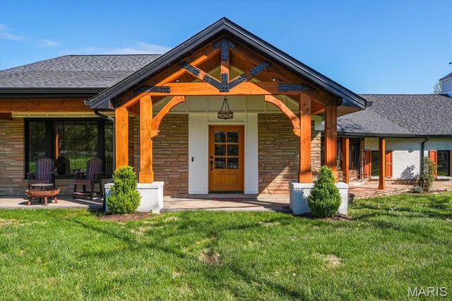 1824 Topping Road, St Louis, MO 63131