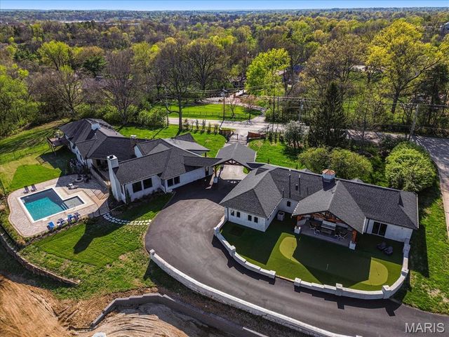 1824 Topping Road, St Louis, MO 63131