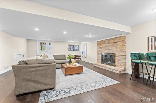 1824 Topping Road, St Louis, MO 63131